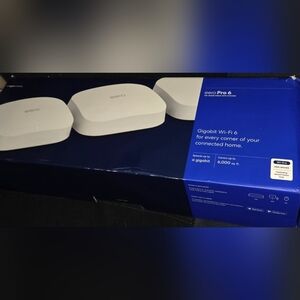 eero Pro 6 Mesh WiFi System - White and Blue Packaging